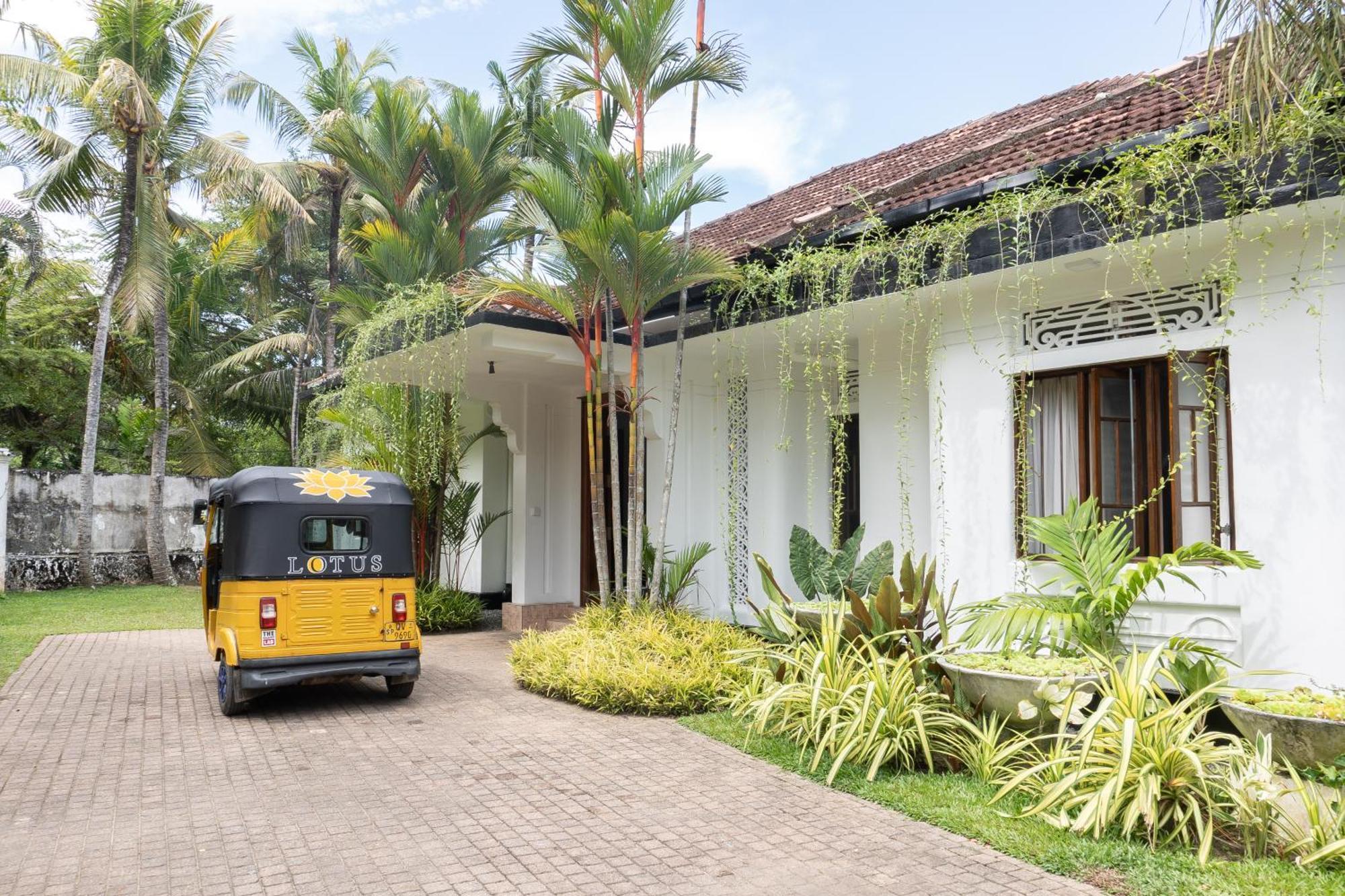 Appartamento Lotus Surf And Wellness Ahangama Esterno foto